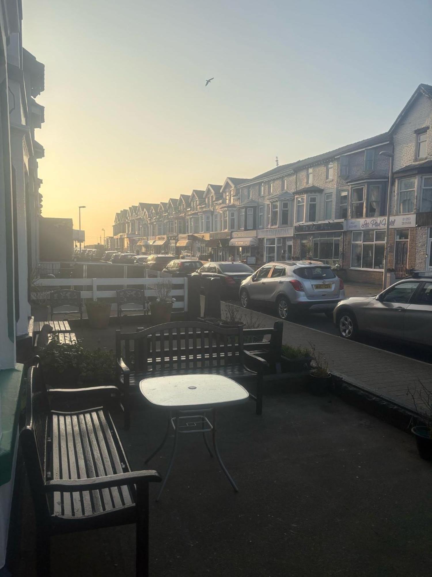 Fir Trees Hotel Blackpool Luaran gambar